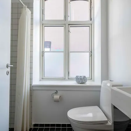 Perfect Couples Retreat In Urban Area דירה *