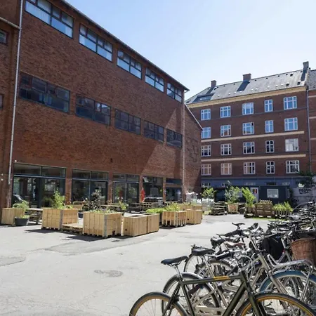 Perfect Couples Retreat In Urban Area *