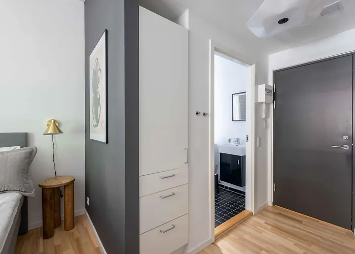 Perfect Couples Retreat In Urban Area *