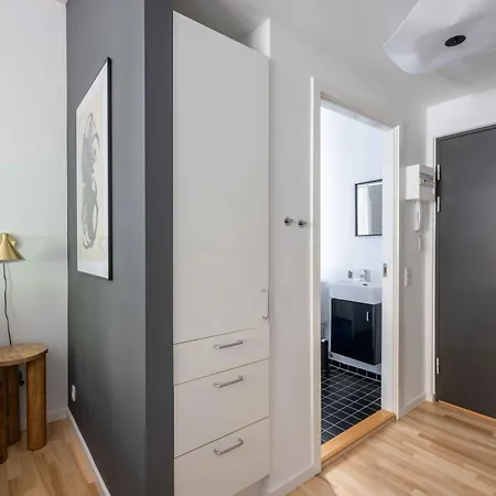 Perfect Couples Retreat In Urban Area *